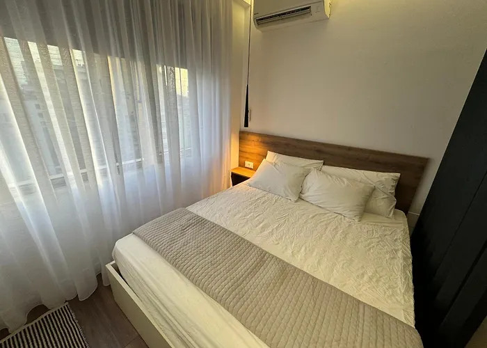 Old Bazaar * تيرانا