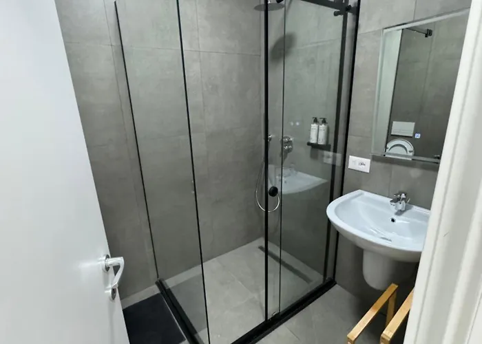 Old Bazaar Τίρανα